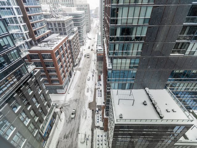 1108 - 357 King St W