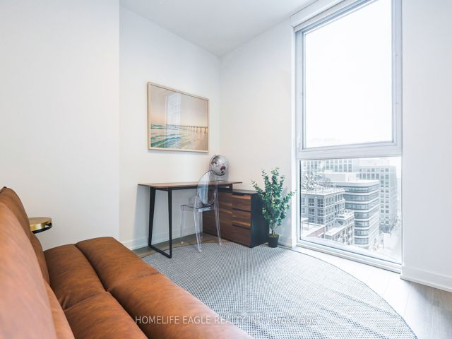 1108 - 357 King St W