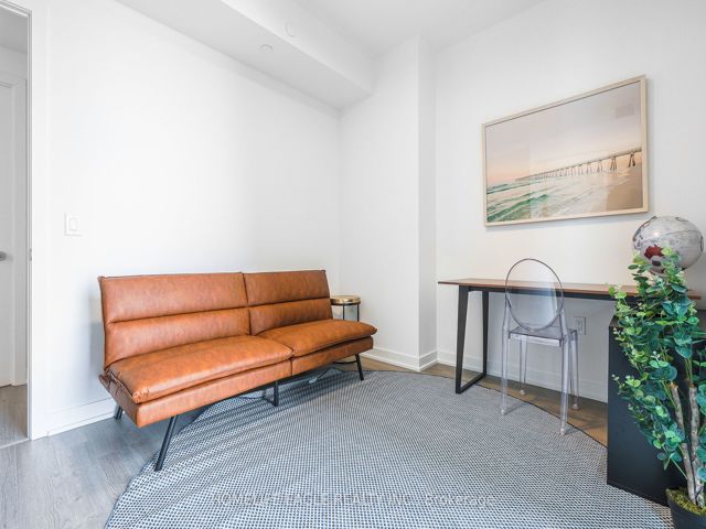 1108 - 357 King St W