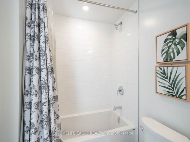 1108 - 357 King St W