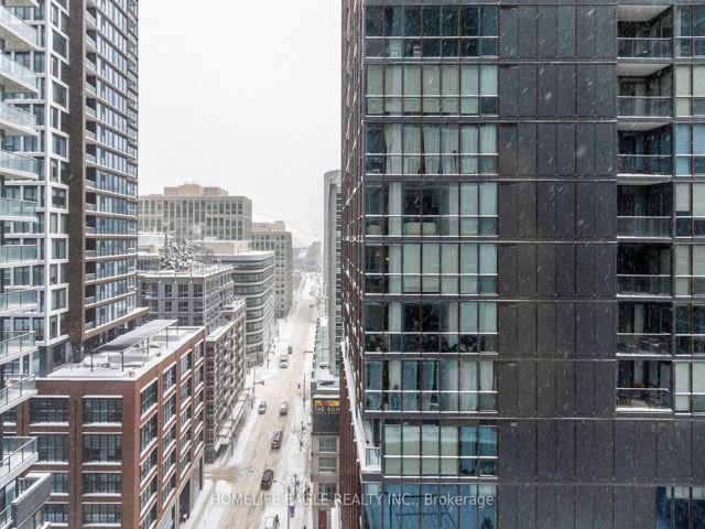 1108 - 357 King St W