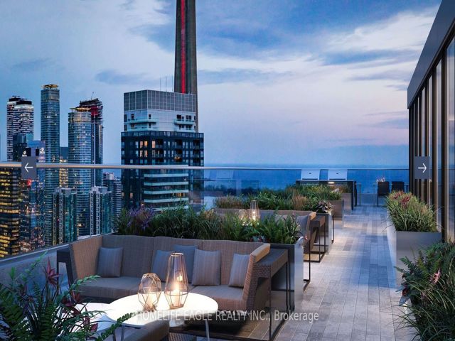 1108 - 357 King St W