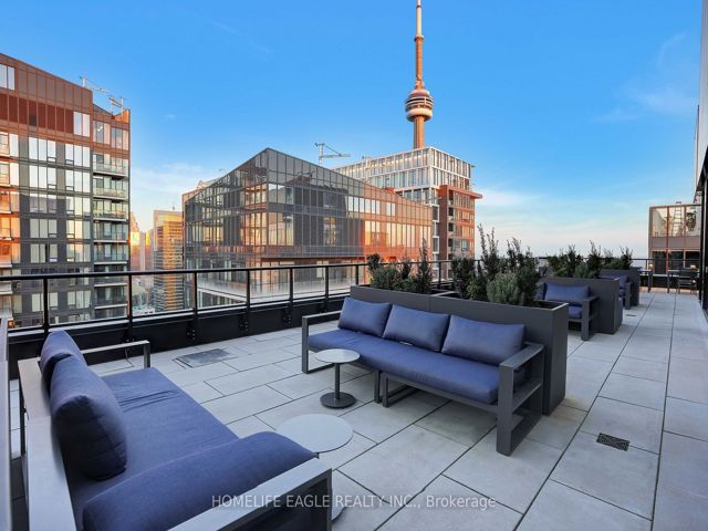 1108 - 357 King St W