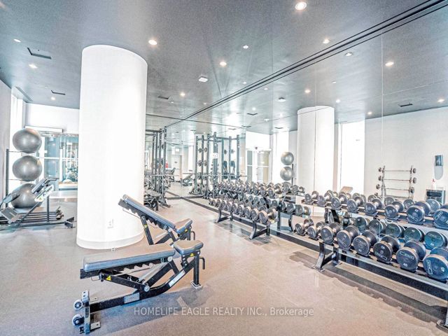 1108 - 357 King St W