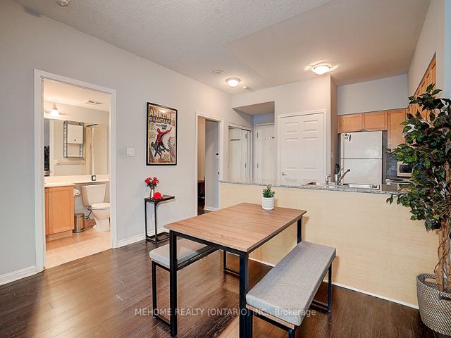 1710 - 228 Queens Quay W
