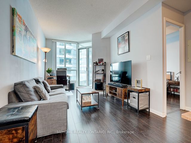 1710 - 228 Queens Quay W