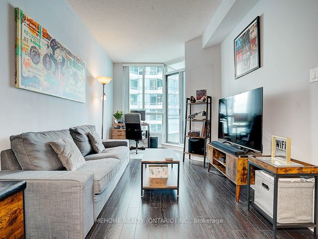 1710 - 228 Queens Quay W