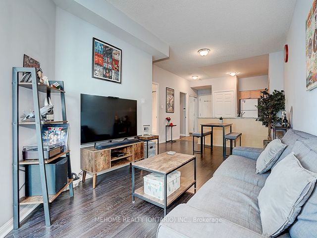 1710 - 228 Queens Quay W