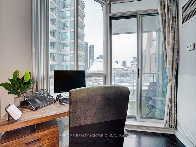 1710 - 228 Queens Quay W