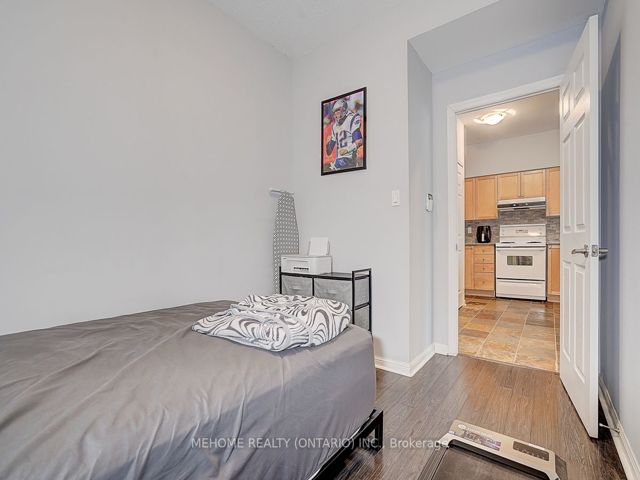 1710 - 228 Queens Quay W