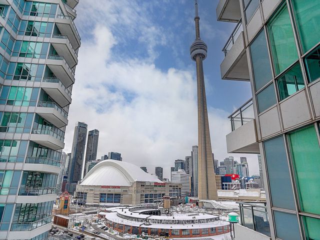 1710 - 228 Queens Quay W