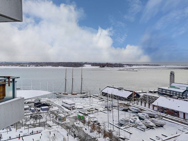 1710 - 228 Queens Quay W