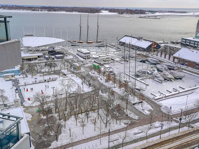 1710 - 228 Queens Quay W