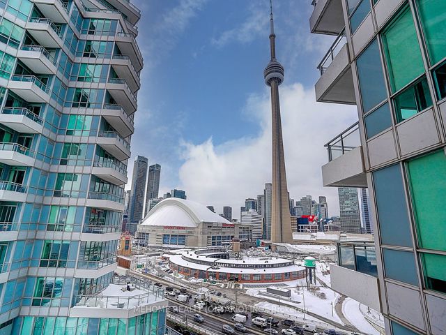 1710 - 228 Queens Quay W