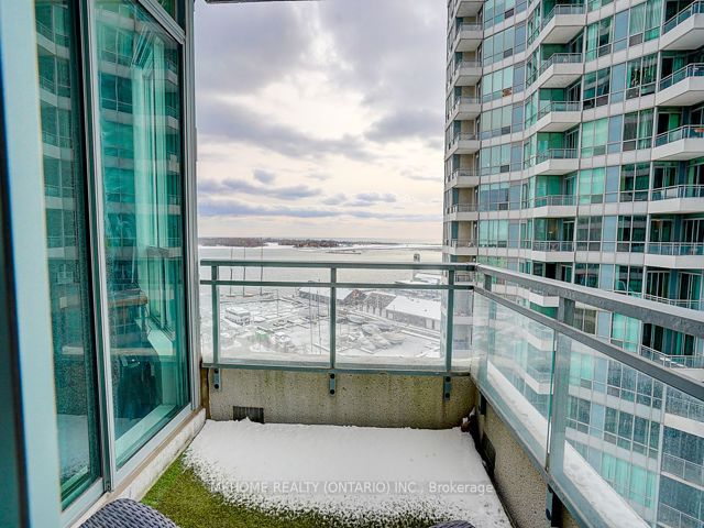 1710 - 228 Queens Quay W