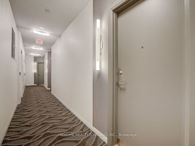 1710 - 228 Queens Quay W