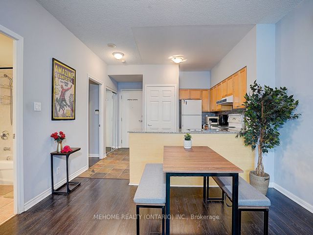 1710 - 228 Queens Quay W