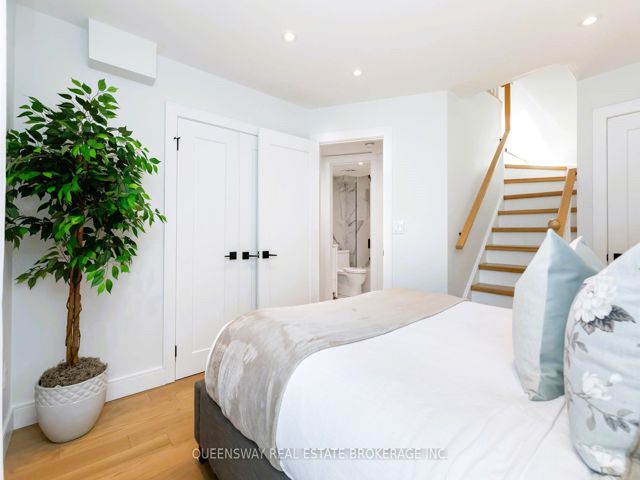 19 - 232 St. George St