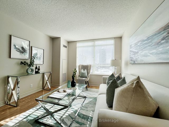 502 - 212 Eglinton Ave E