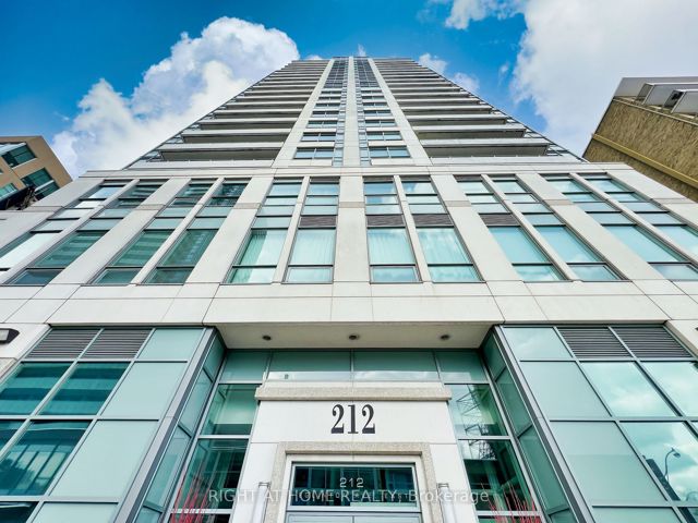502 - 212 Eglinton Ave E