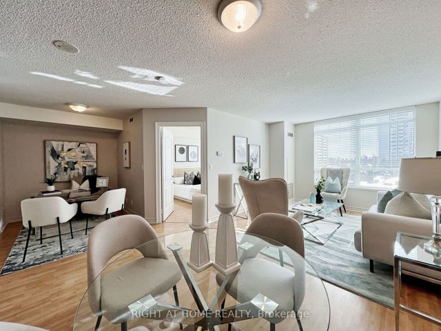 502 - 212 Eglinton Ave E