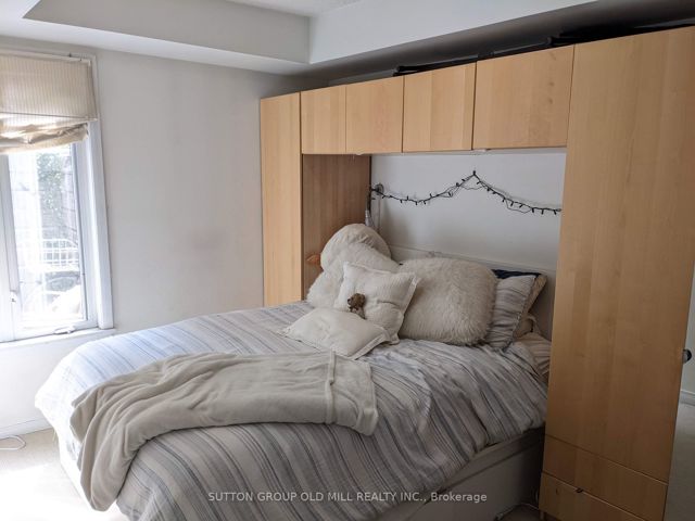 1218 - 21 Pirandello St
