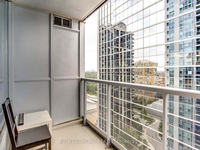 2210 - 4978 Yonge St