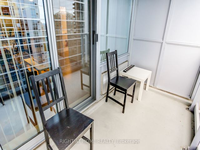 2210 - 4978 Yonge St