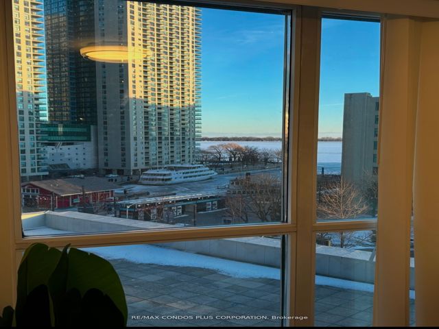 603 - 208 Queens Quay W