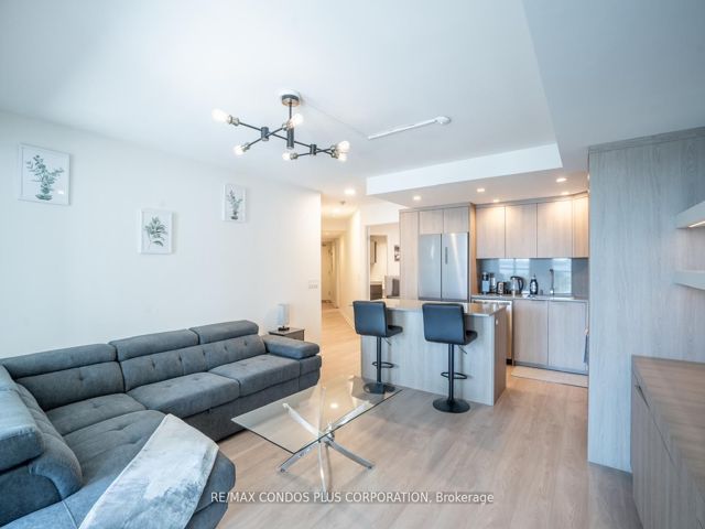 603 - 208 Queens Quay W