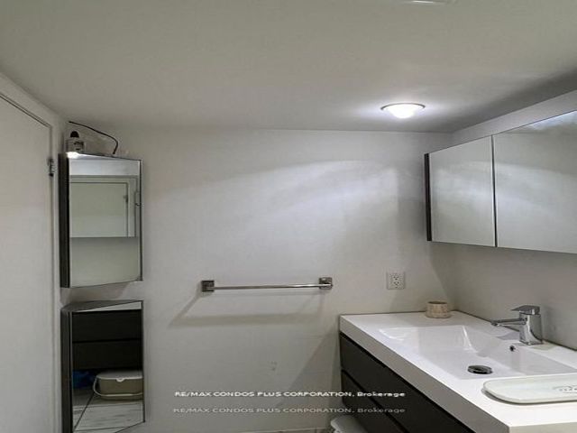 603 - 208 Queens Quay W