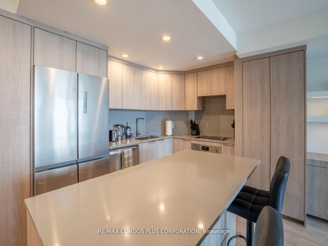 603 - 208 Queens Quay W