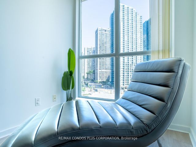 603 - 208 Queens Quay W