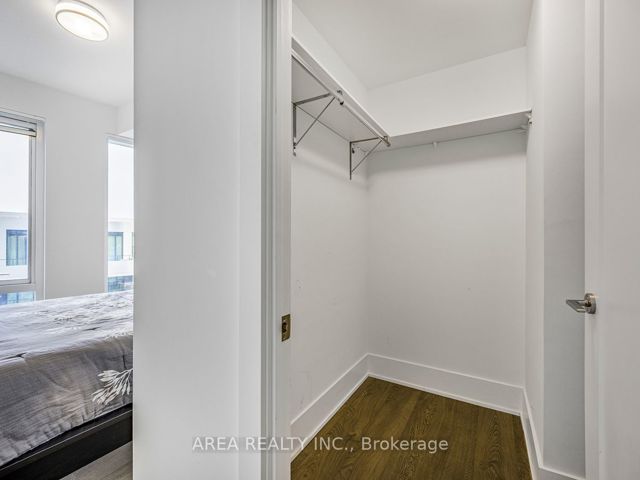 1406 - 470 Front St W