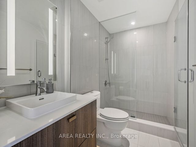 1406 - 470 Front St W