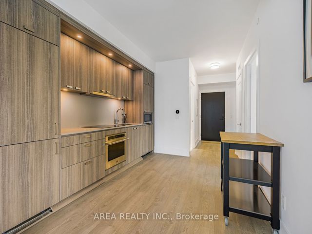 1406 - 470 Front St W