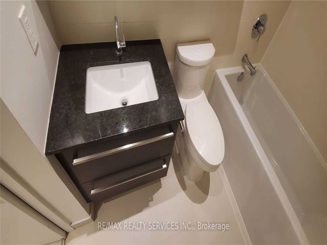 906 - 120 Varna Dr