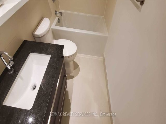 906 - 120 Varna Dr