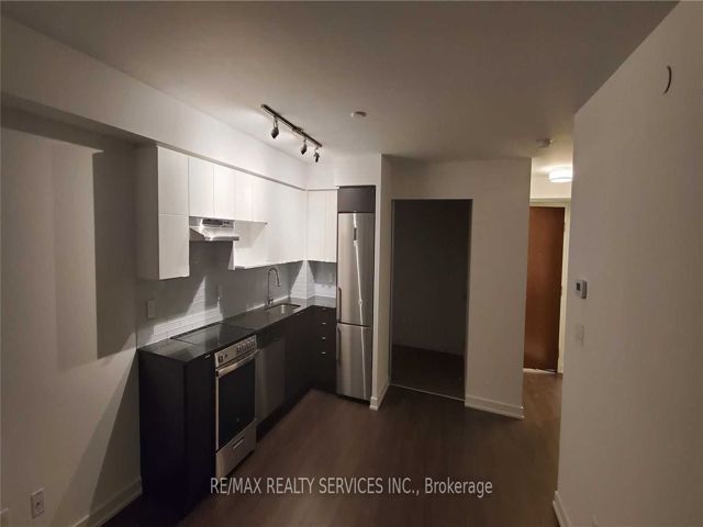 906 - 120 Varna Dr