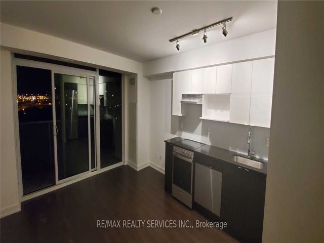 906 - 120 Varna Dr