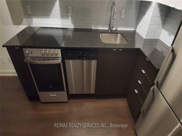 906 - 120 Varna Dr