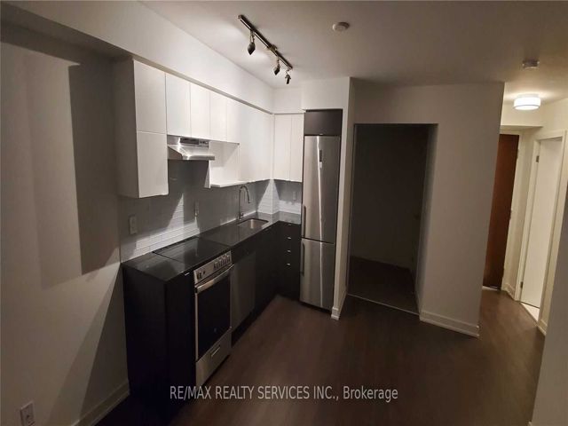 906 - 120 Varna Dr