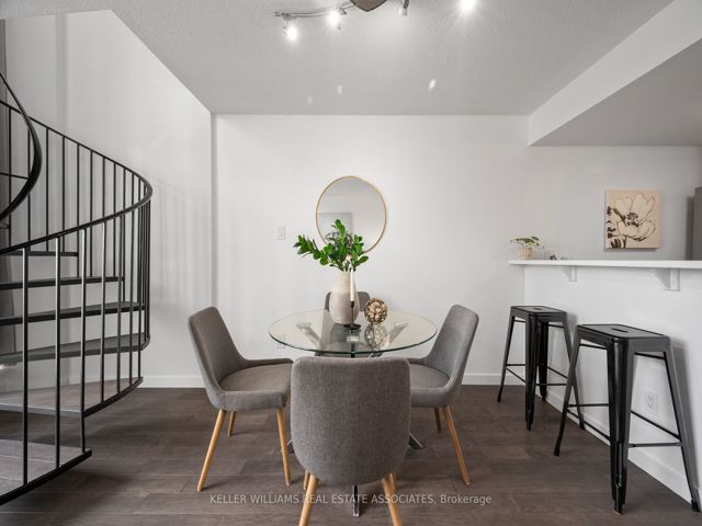 1202 - 25 Maitland St