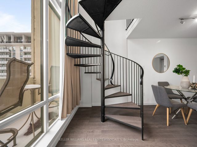 1202 - 25 Maitland St
