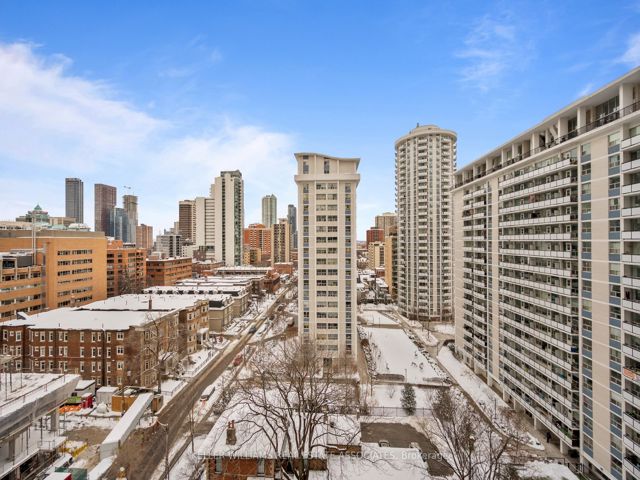 1202 - 25 Maitland St