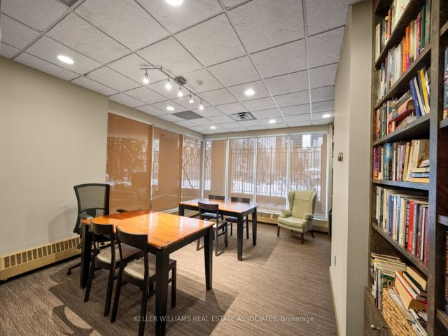 1202 - 25 Maitland St