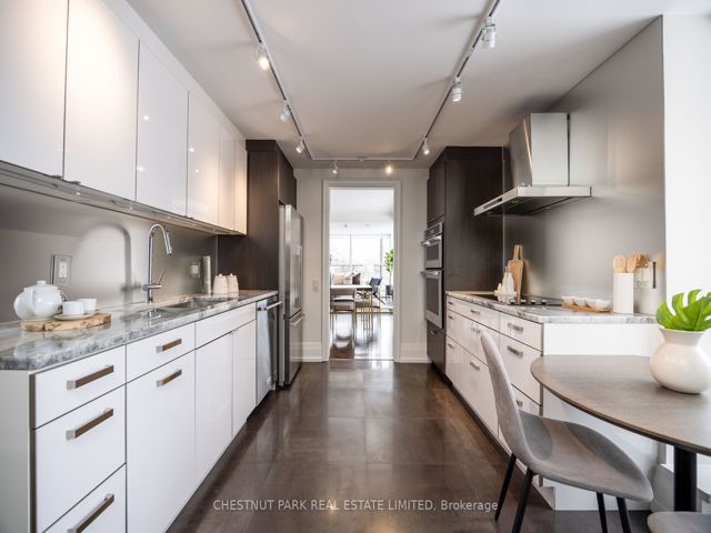 505 - 4 Lowther Ave