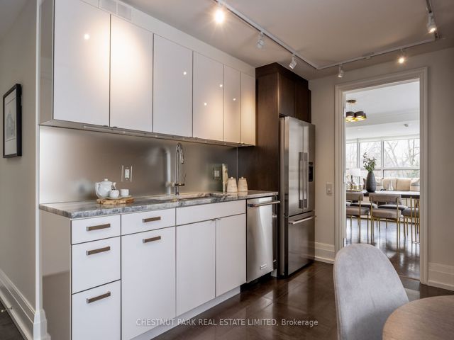 505 - 4 Lowther Ave