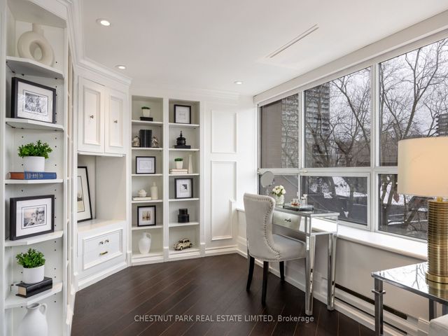 505 - 4 Lowther Ave