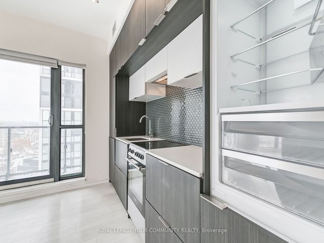 3106 - 159 Dundas St E